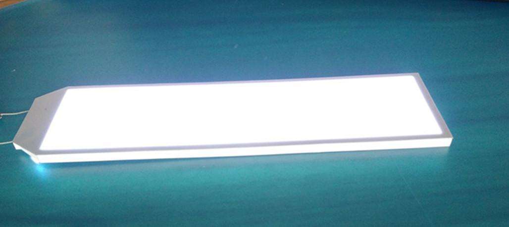 側(cè)導(dǎo)光LED背光源的設(shè)計